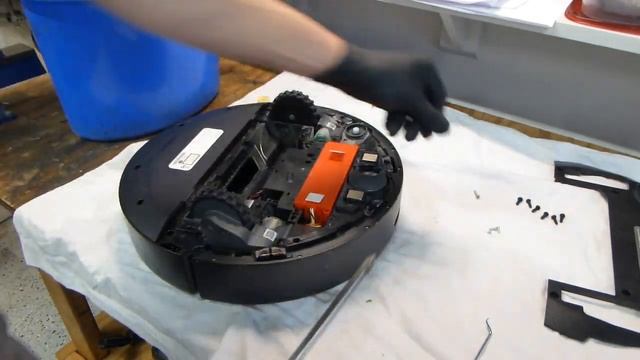 DEEP Clean a Roborock Vacuum: Take Apart and Reassemble: Step-by-Step How-To смотреть онлайн