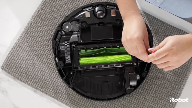 How to Remove and Replace the Cleaning Head Module iSeries | iRobot India смотреть онлайн