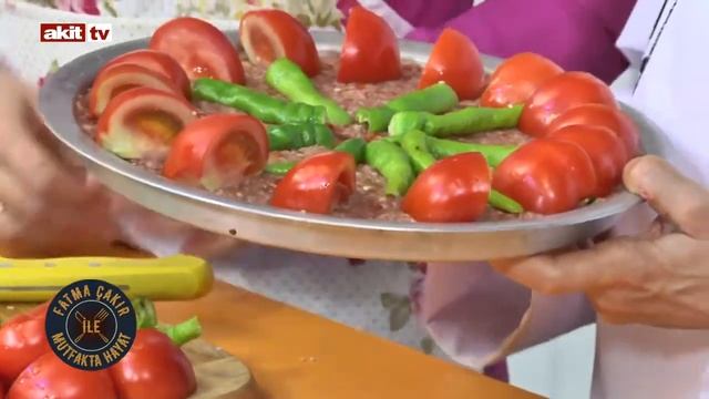 Enfes Kilis Tava Tarifi - Kilis tava nasıl yapılır? - Mutfakta Hayat смотреть онлайн