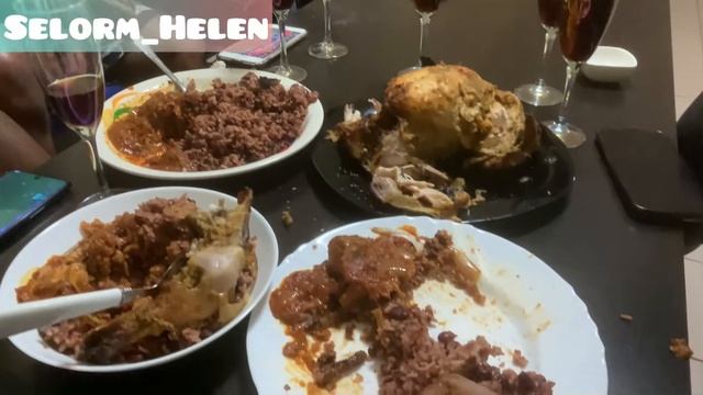 How we live in Russia as black students: HSE University dormitory ‘waakye party’ смотреть онлайн