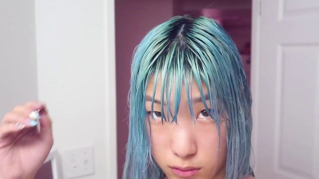 Washing my green hair 3x (turned out different shades) - lowkey ASMR смотреть онлайн