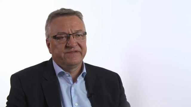 Customer testimonials - Jean-Luc Martino, Banque Raiffeisen Luxembourg смотреть онлайн