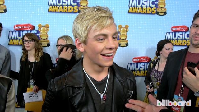 Ross Lynch of R5: Radio Disney Awards Red Carpet (2013) смотреть онлайн