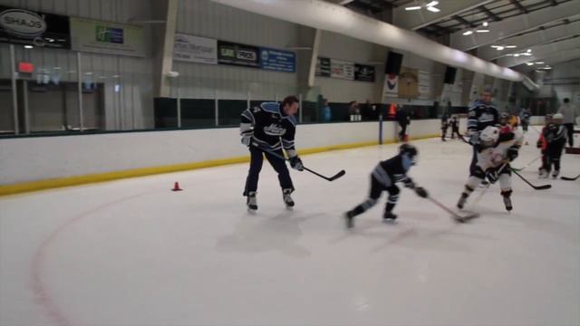 Maine Black Bears skate with Casco Bay Hockey смотреть онлайн