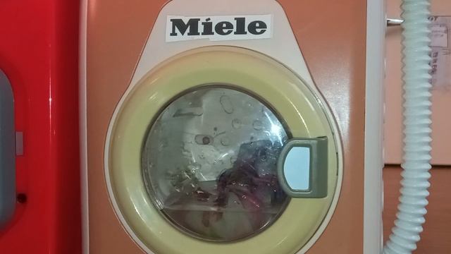 стиральная машина miele стирает два полотенца с порошком смотреть онлайн
