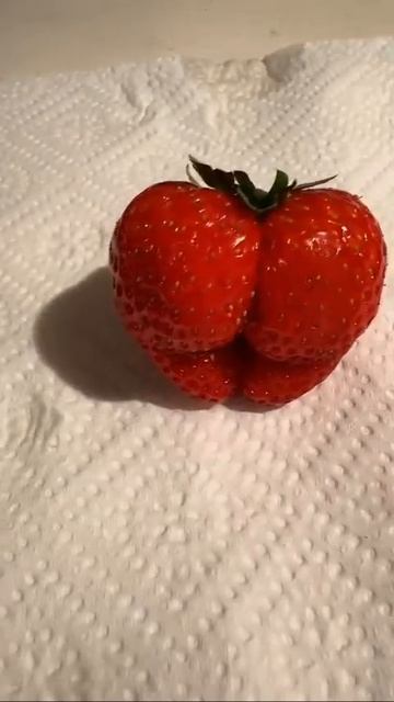 Соблазнительная ягодка смотреть онлайн