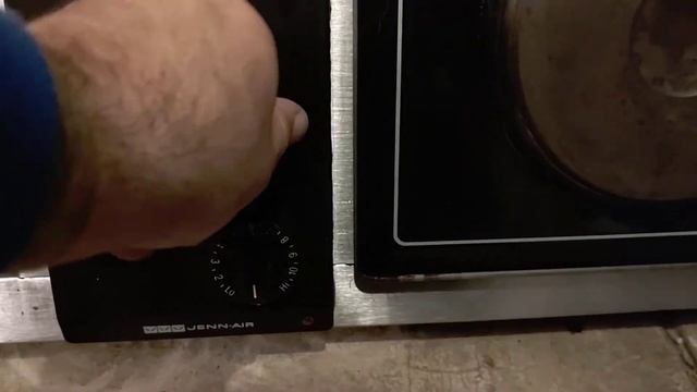 Jenn Air 47" Downdraft Cooktop with Griddle/Grill смотреть онлайн