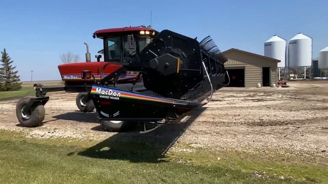 SOLD MacDon 9352i swather June 18 Denbar Farms Lot 2098 смотреть онлайн