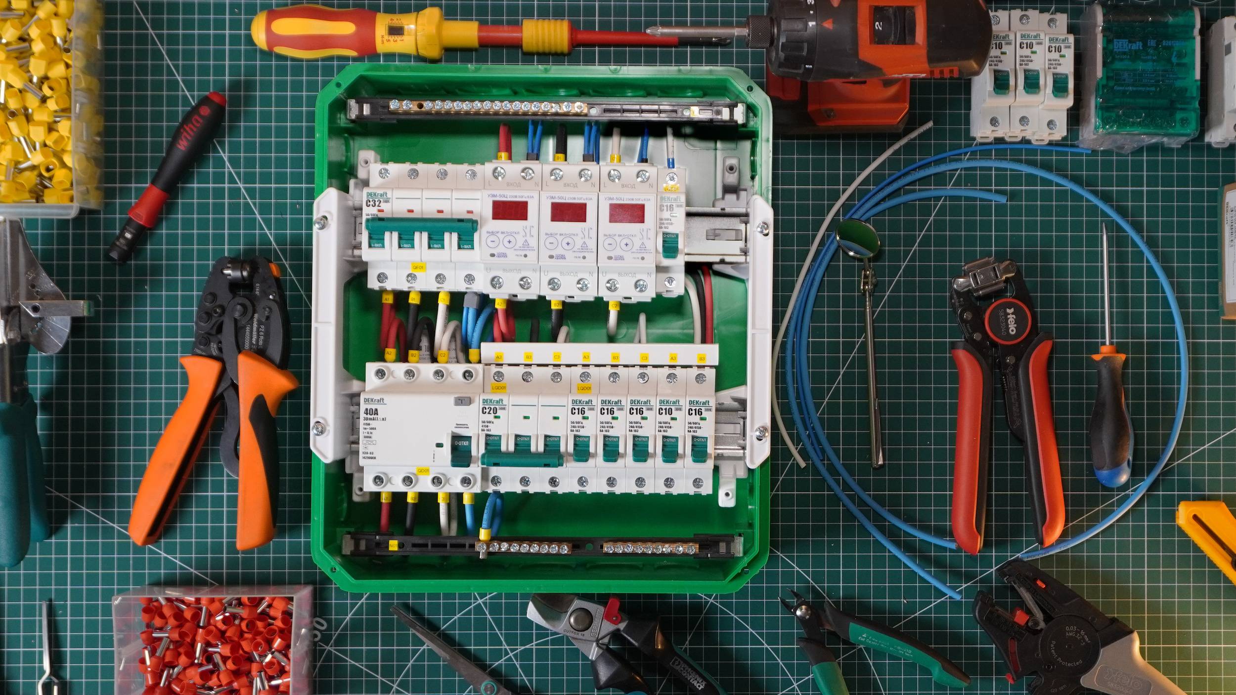 Сборка простого 3ф щитка для квартиры. Как собрать щиток. Мастер-класс | KonstArtStudio смотреть онлайн