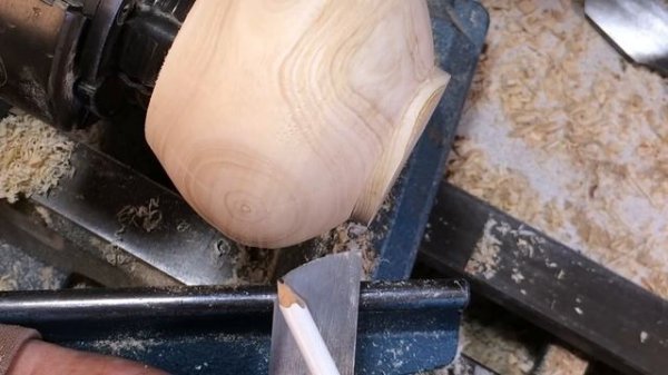 Richard Raffan on shear scrapers for woodturning