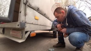 Установка стоек и опорного колеса на легковой прицеп.