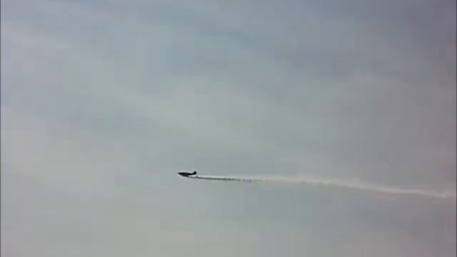 Yak-52 aerobatics hammerhead, inside loop, Cuban eight, spin at 450 km/h - ЯК-52 авиашоу смотреть онлайн