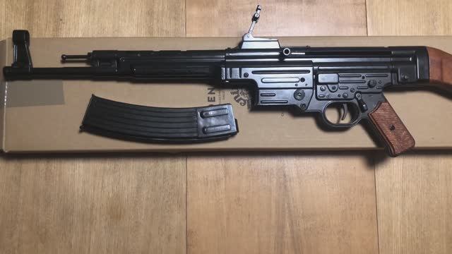 Немецкая штурмовая винтовка STG 44, StG 44 assault rifle, Germany 1943, Denix 1125 смотреть онлайн