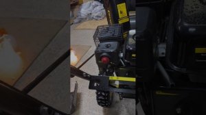 Снегоуборщик не отбрасывает снег