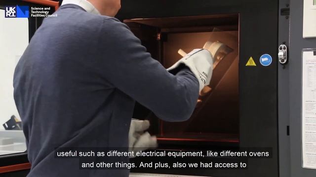 CROVER | The world’s first robotic device able to ‘swim’ through grains and monitor their condition смотреть онлайн
