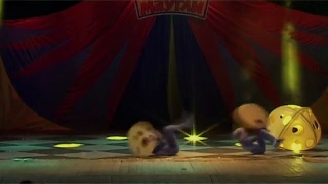 Цирк Маугли, Мыши - игра с хула-хупами.