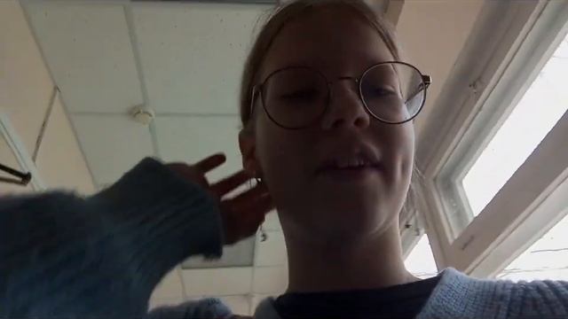 vlog:со школы, грымза географичка. было 7 уроков стало 6 уроков Геогфичка нас от пустила нас. смотреть онлайн