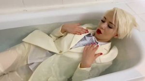 Wetlook / get wet office suit and wet heels / fully clothed Miss Viki