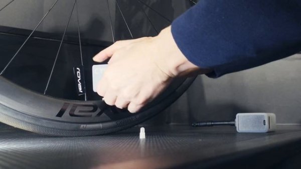 Replace your CO2 pump? Cycplus AS2 Pro Max REVIEW | Tests on lots of different tyres