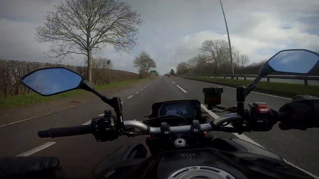 Initial impressions of the 2023 Yamaha MT10 смотреть онлайн