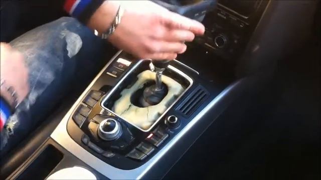 Smontaggio Cuffia Leva Cambio Audi A4 B8 8K смотреть онлайн