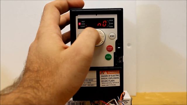 Programming Logic Inputs for Speed Control on Altivar 312 Drives | Schneider Electric Support смотреть онлайн