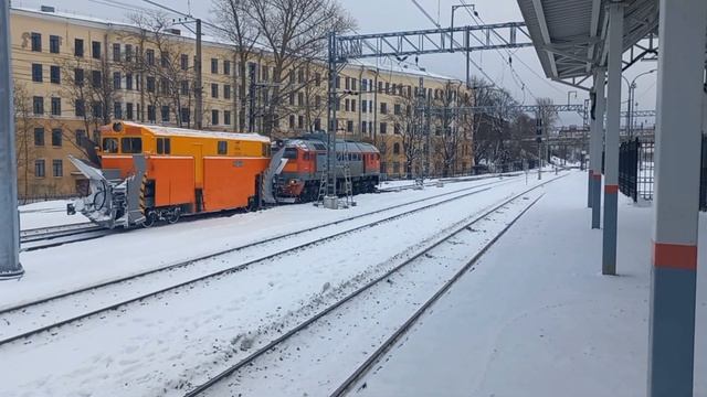 Тепловоз ДМ62-1845 со снегоочистителем СДПМ-3265. смотреть онлайн