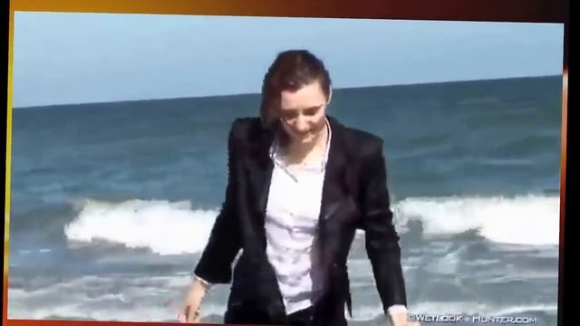 WETLOOK IN THE SEA