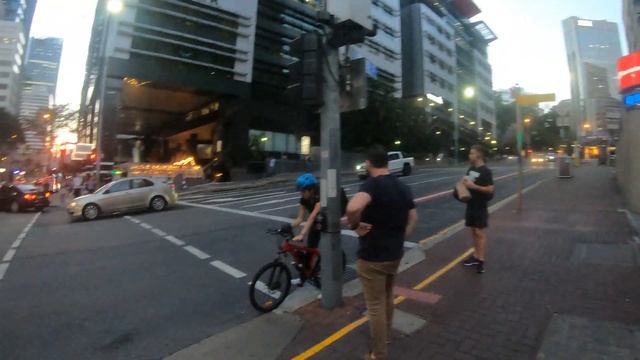 4K60 Brisbane CBD Queen Street Mall - Friday Sunset - Spring смотреть онлайн