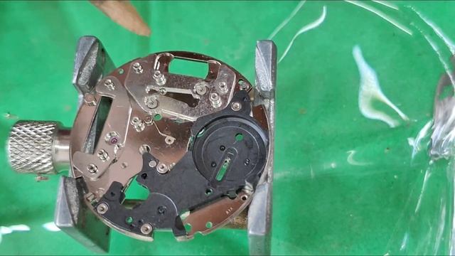 Assembly and Disassembly of ISA cal.8171 Service of swiss military chronograph watch смотреть онлайн