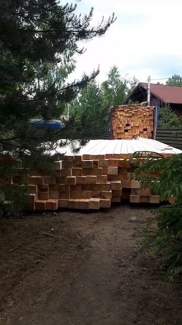 Разгрузка бруса у заказчика на участке смотреть онлайн