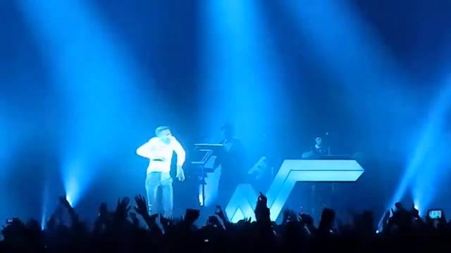 Stromae - Alors on danse_Live_Montreal смотреть онлайн