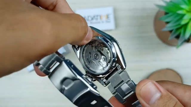 Seiko 5 Sports SKX Sports Style Orange Dial Silver Stainless Steel, Case Silver смотреть онлайн