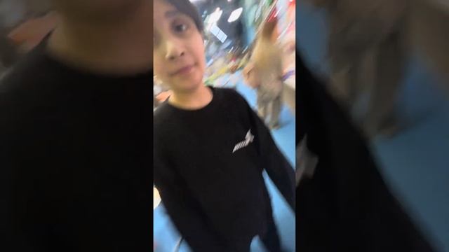 Влог*мы с сестрой 5 часов в Веселом острове !*Там треш 😨,что случилось смотри до конца😳я чуть не… смотреть онлайн