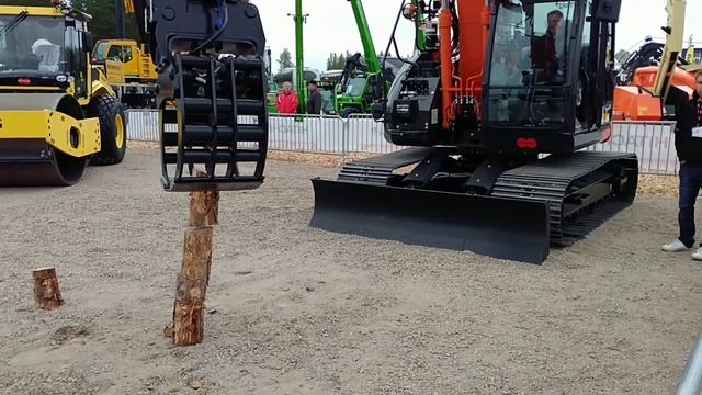 Hitachi ZX 135us - Maxpo 2017 смотреть онлайн