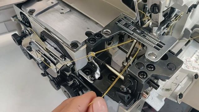 How to thread Bruce X5s 5 threads Overlock Edging Industrial Machine смотреть онлайн