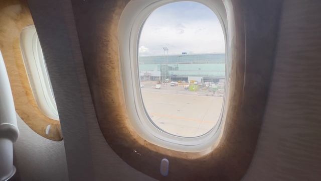 Emirates Business Class (Boeing 777) - Frankfurt FRA to Dubai DXB - My honest review! смотреть онлайн