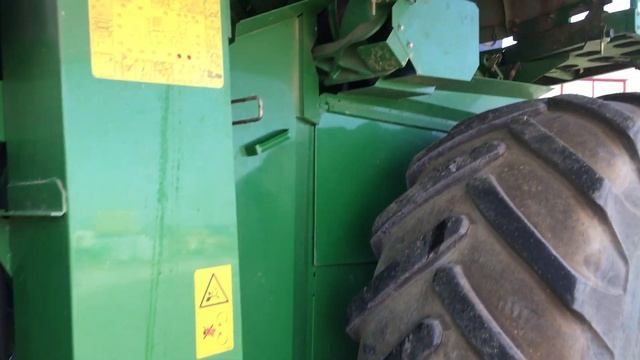Combine John Deere W650