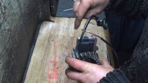 Сильна віддача в руку  стартера при заводці / бензопили / бензокоси.