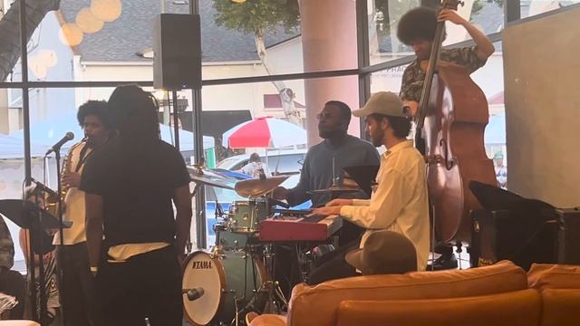 Jazz at ORA Cafe #jazzmusic #jazz #leimertpark смотреть онлайн