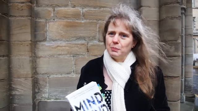 Lari Don reads from Mind Blind смотреть онлайн