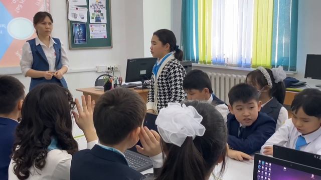 Панфилов ауданы Жаркент қаласы “Үздік сынып жетекші-2023” смотреть онлайн