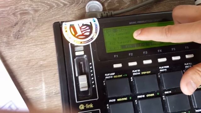 MPC 1000 Crash Course - 7 of 11 - Mixer and Effects смотреть онлайн