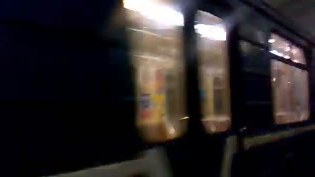 2010_12_21__Прибытие поезда на ст. Метростроителей__Харьков смотреть онлайн