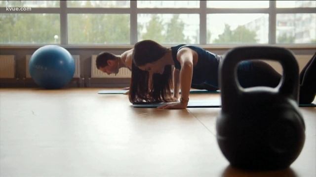 Gained weight during the pandemic? Here are some tips for trimming down | KVUE смотреть онлайн