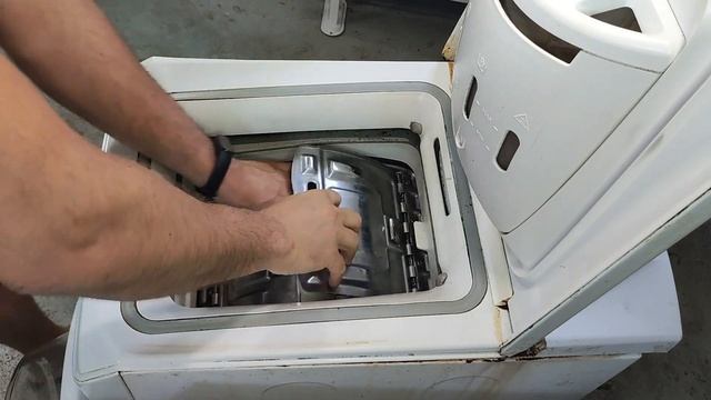 Experiment -  Wet Pillows -  In A Top And Front Washing Machines