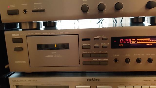 Technics RS-AZ7 vs. YAMAHA KX-650 RS смотреть онлайн