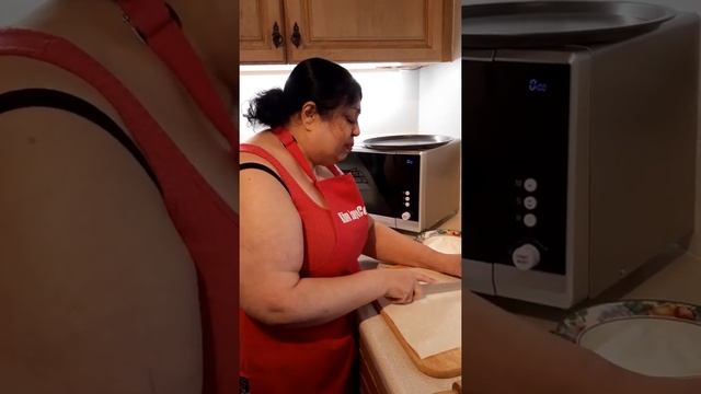 Kim Makes Christmas Vegan Wellington смотреть онлайн