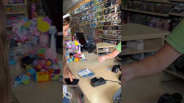 Настя купила скейт за свои заработанные деньги!!! смотреть онлайн