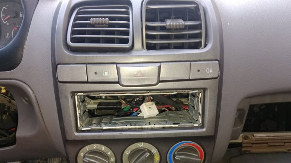 как снять центральную консоль hyundai accent